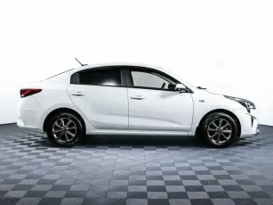Kia  4