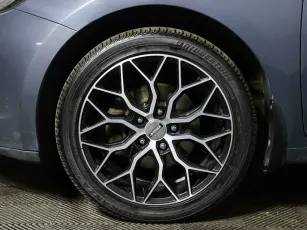 Kia  10