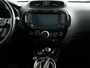 Kia  9