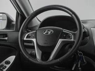 Hyundai  10