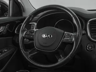 Kia  11