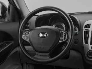 Kia  10