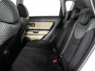 Kia  10