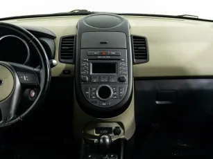 Kia  8