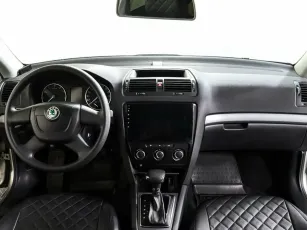Skoda  8