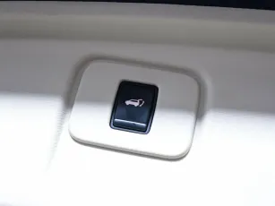 Nissan  23