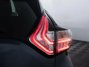 Nissan  8