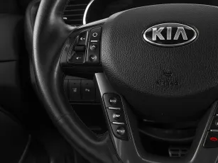 Kia  11