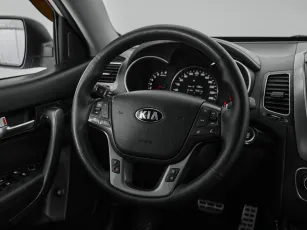 Kia  10