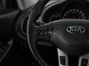 Kia  11