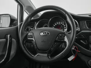 Kia  10