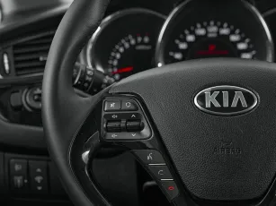 Kia  11