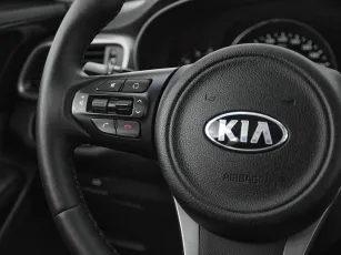 Kia  11