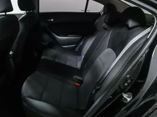 Kia  10