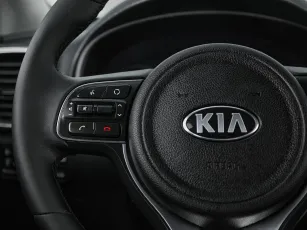 Kia  11