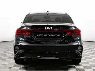 Kia  6