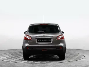 Nissan  6