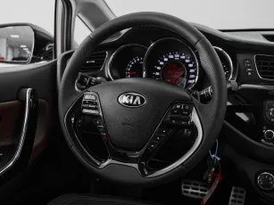 Kia  10