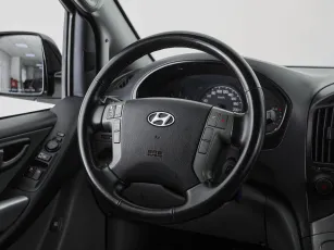 Hyundai  11