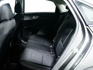Kia  11