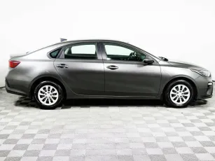 Kia  4