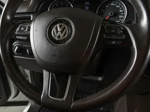 Volkswagen  8