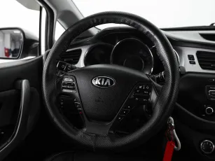 Kia  15
