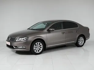 Volkswagen Passat,  B7