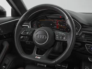 Audi  17