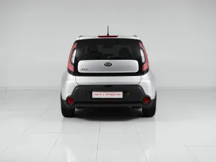 Kia  6
