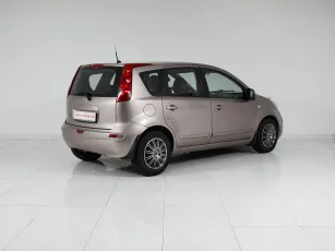 Nissan  4