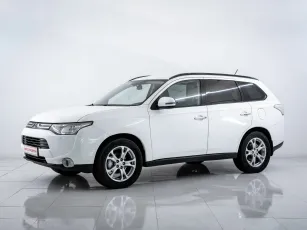 Mitsubishi Outlander,  III
