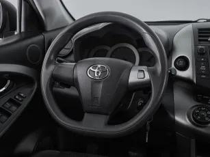 Toyota  16