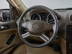 Mercedes-Benz  19