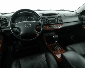 Toyota  9
