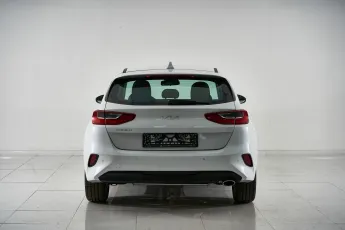 Kia  6