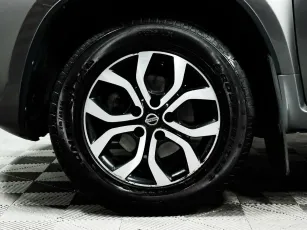 Nissan  8