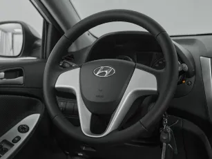 Hyundai  10