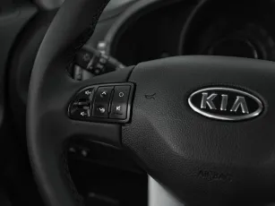 Kia  12