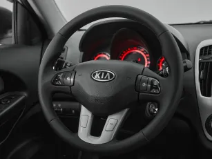Kia  10