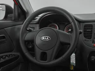 Kia  10