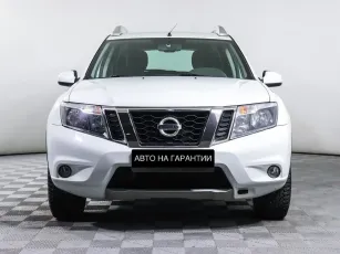 Nissan  2