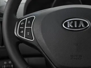 Kia  11