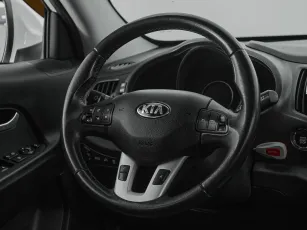 Kia  11