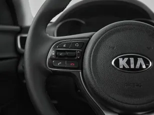 Kia  11