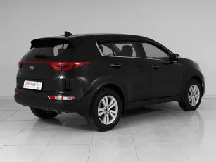 Kia  6