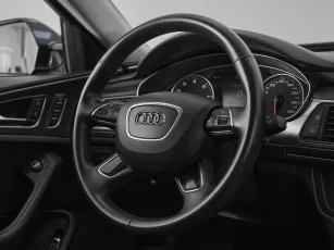 Audi  9