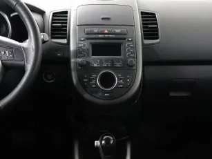 Kia  8