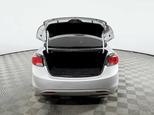 Hyundai  12