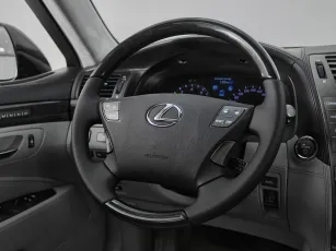 Lexus  11